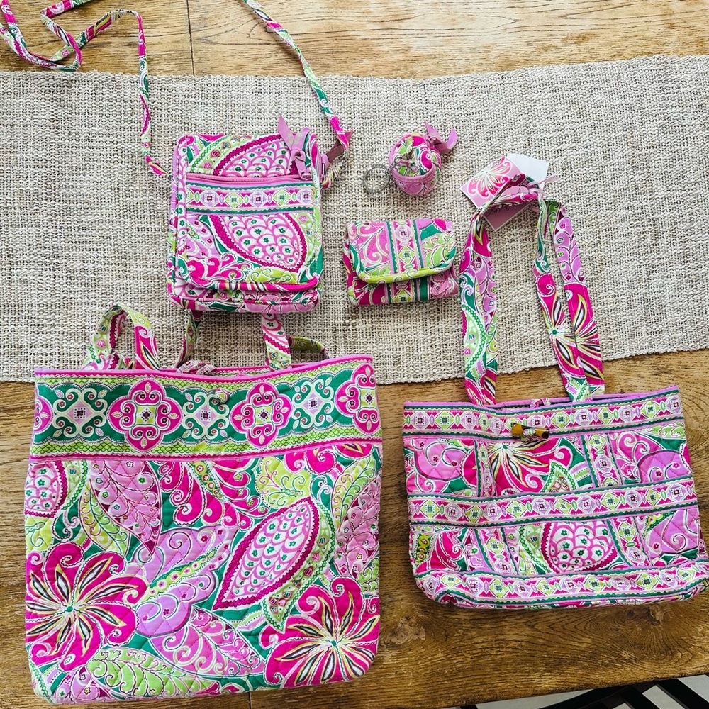 Vera Bradley pin wheel pink bundle! Vibrant Pink and Green Pattern.